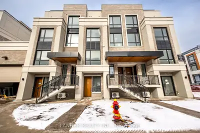 Condo Townhouse in Richmond Hill