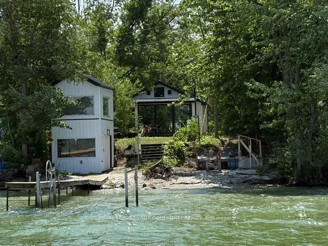 10 Snake Island Road, Georgina Islands, On L4p 3e9
