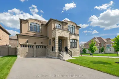Detached in King