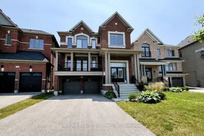 Detached in East Gwillimbury