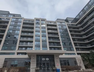 Common Element Condo in Richmond Hill