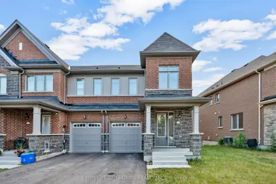 Att/Row/Townhouse in Whitchurch-Stouffville