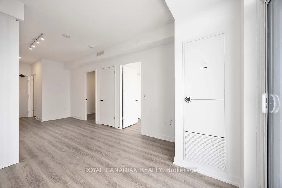 195 Commerce Street 5007, Vaughan, ON L4K 0P9