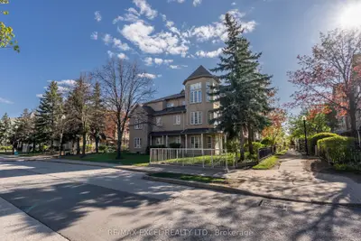 Condo Townhouse in Markham