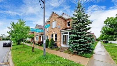 Att/Row/Townhouse in Markham