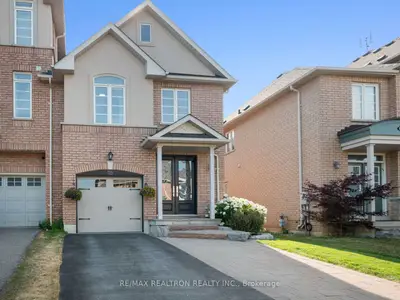 Att/Row/Townhouse in Vaughan