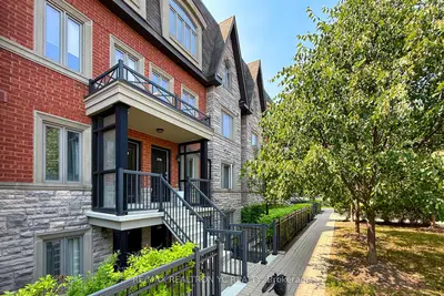 Condo Townhouse in Markham