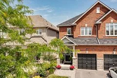 84 Donald Stewart Crescent, East Gwillimbury, ON L0G 1M0