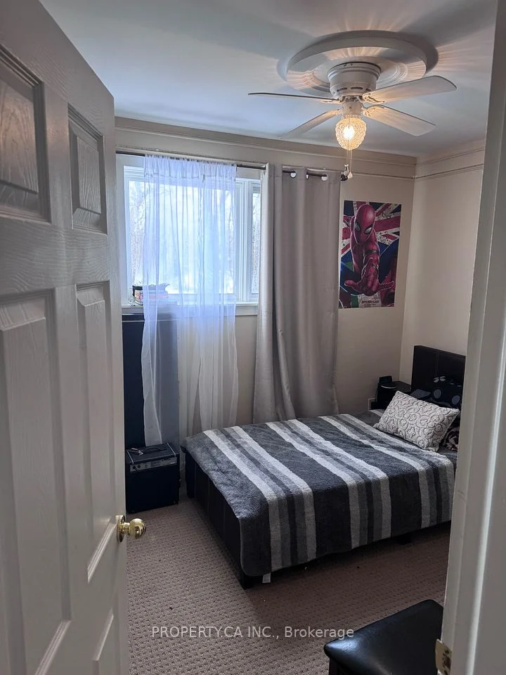 13 Webster Drive Upper, Aurora, ON L4G 2A4