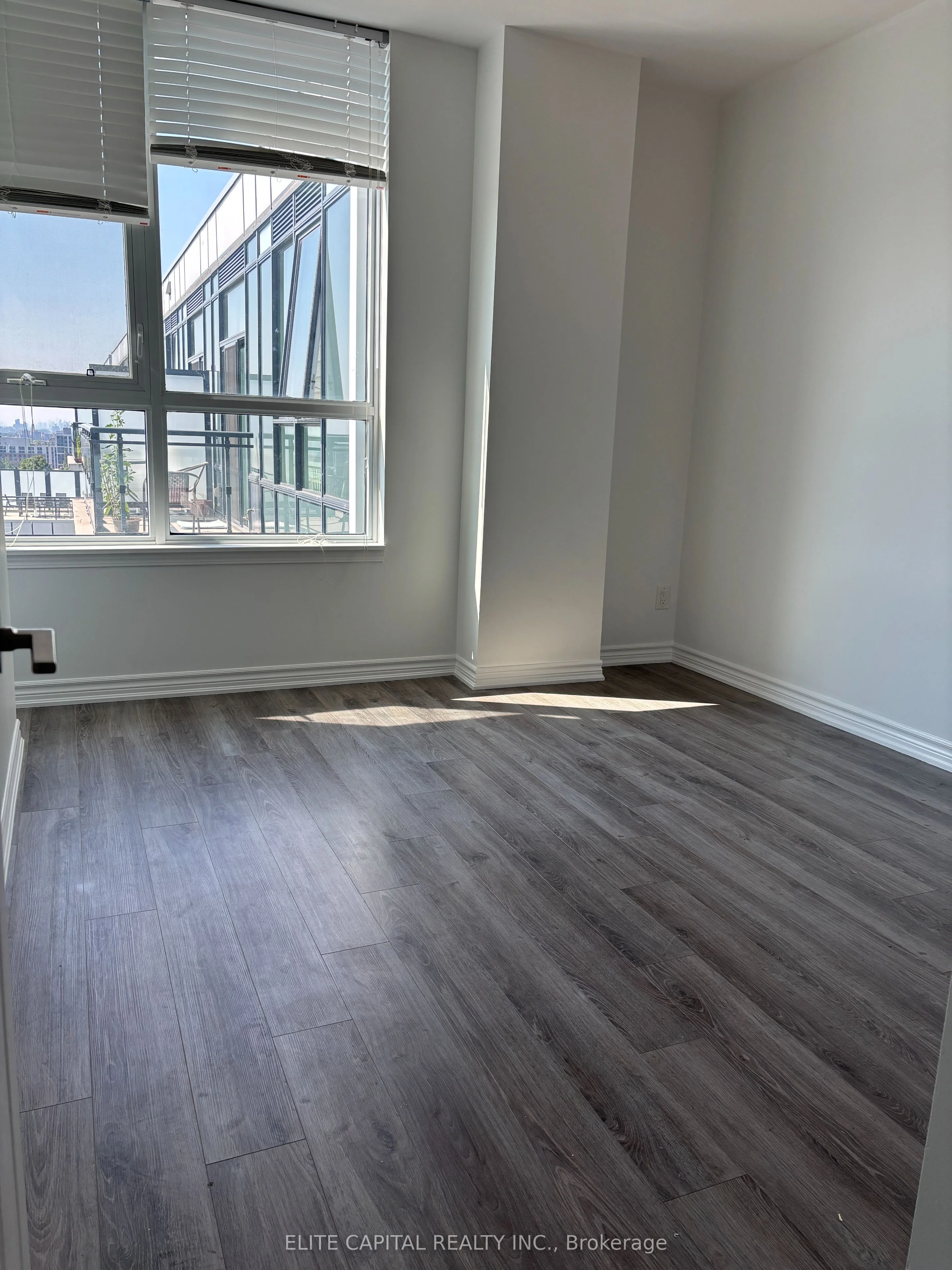 11611 Yonge Street PH13, Richmond Hill, ON L4E 3N8