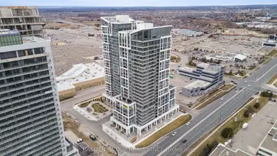 Condo Apartment in Vaughan