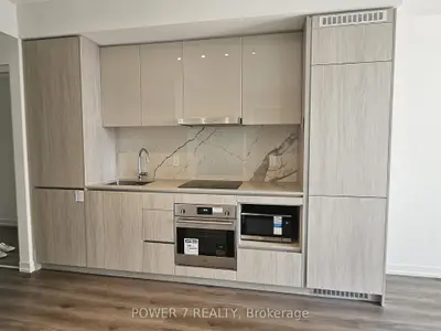 Condo Apartment in Vaughan