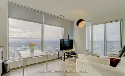 Condo Apartment in Vaughan