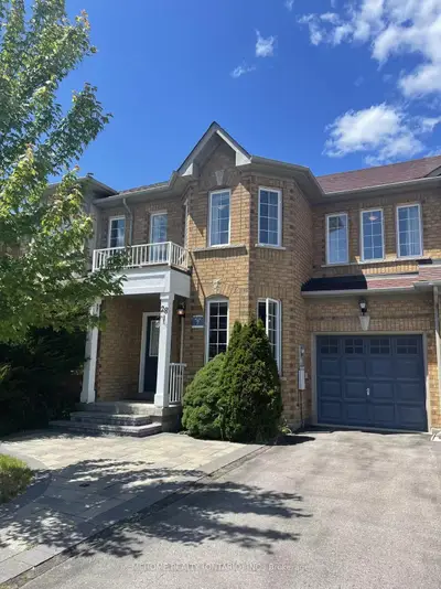 Att/Row/Townhouse in Richmond Hill