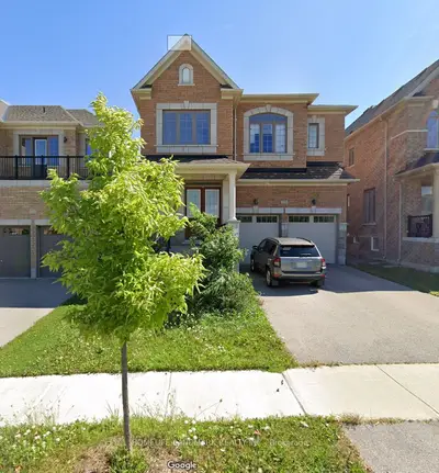 Detached in East Gwillimbury