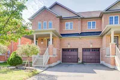 Semi-Detached in Aurora