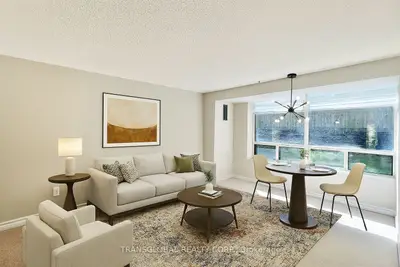 Condo Apartment in Vaughan