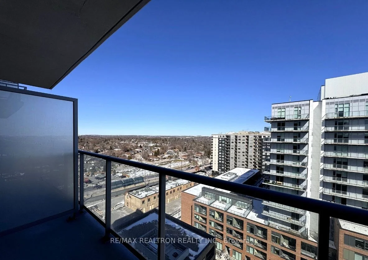 185 Deerfield Road 1205, Newmarket, On L3y 0g7