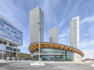 Condo Apartment in Vaughan