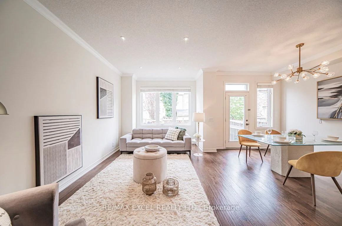 104 Harvest Hills Boulevard, East Gwillimbury, ON L9N 0B3