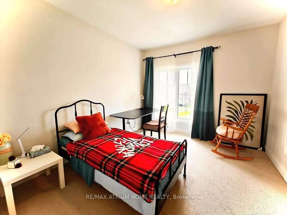 29 Dennis Reed Court 2 bedrooms, Aurora, ON L4G 4A5