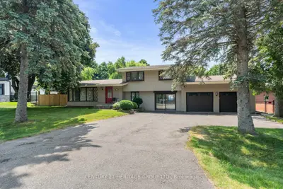 Detached in King