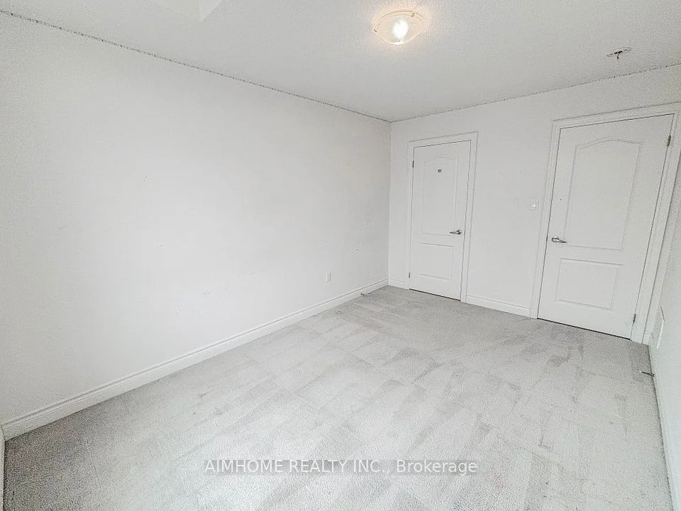 1 Briarfield Avenue, East Gwillimbury, ON L9N 0P5