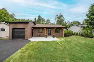 Detached in Essa