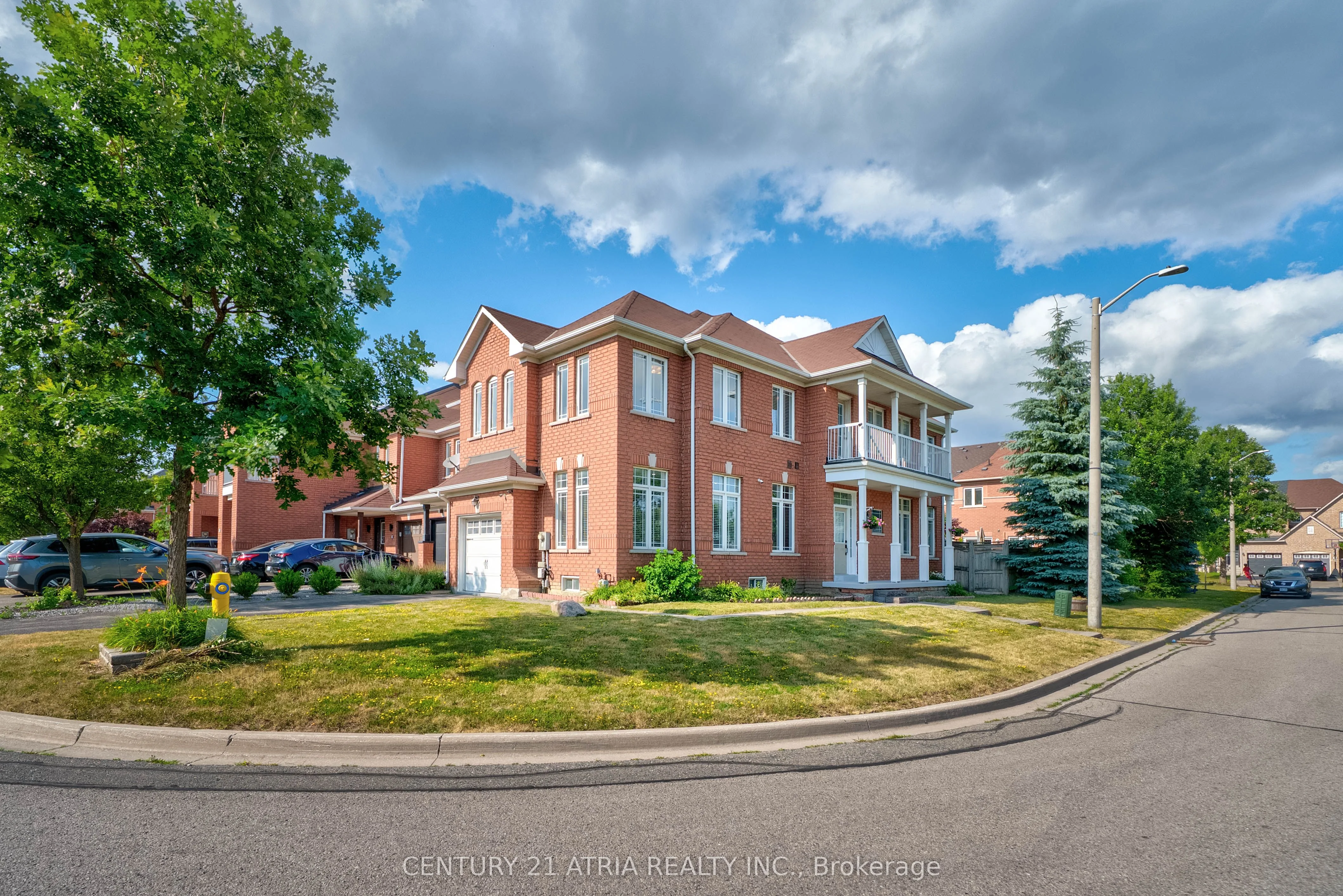 Att/Row/Townhouse in Vaughan