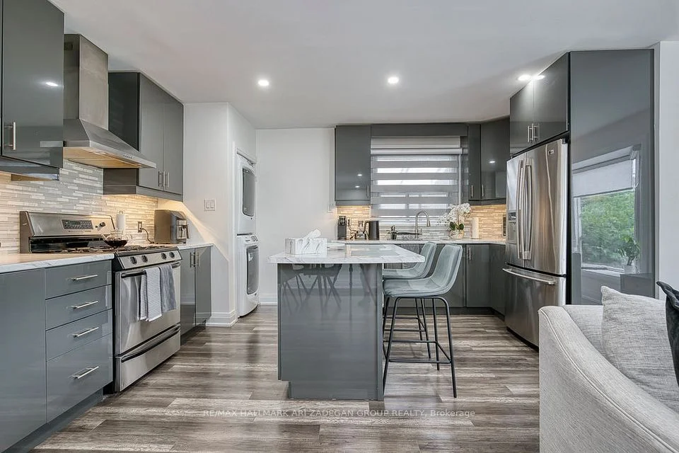149 Septonne Avenue MF, Newmarket, ON L3Y 2W4