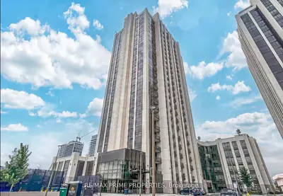 Condo Apartment in Vaughan