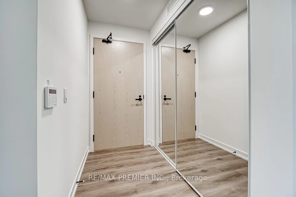 225 Commerce Street 5106, Vaughan, ON L4K 0R1