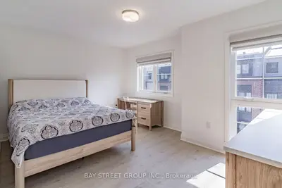 Att/Row/Townhouse in Vaughan