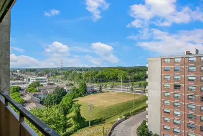 Condo Apartment in Newmarket
