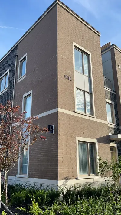 Condo Townhouse in Vaughan