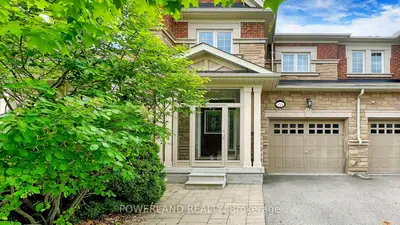Att/Row/Townhouse in Vaughan