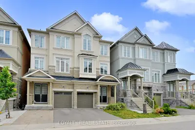 Semi-Detached in Richmond Hill