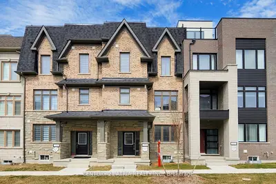 Att/Row/Townhouse in Markham
