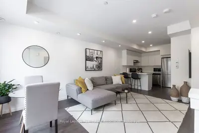 Condo Townhouse in Aurora