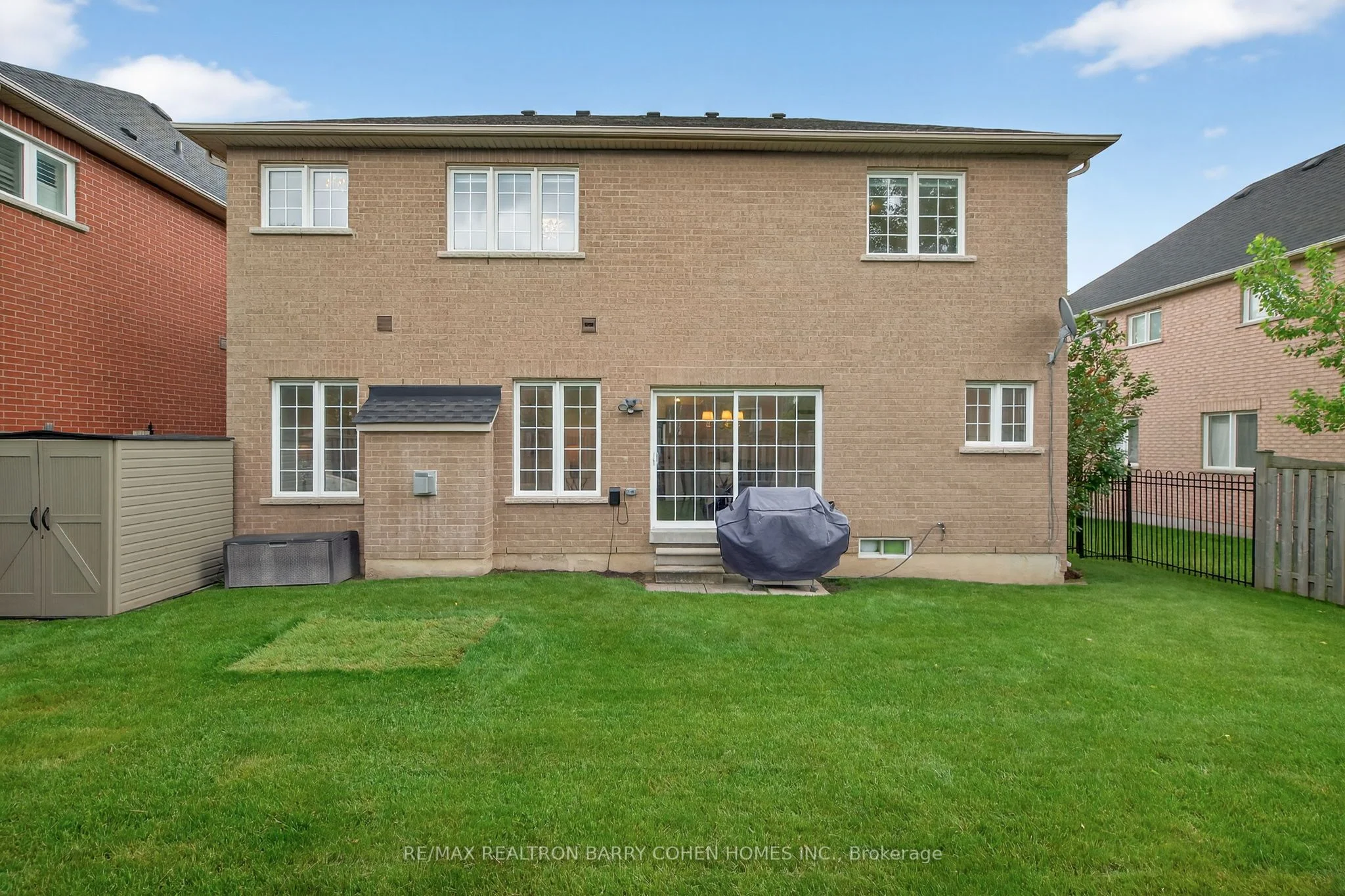 16 Moraine Ridge Drive, Richmond Hill, ON L4E 4S8