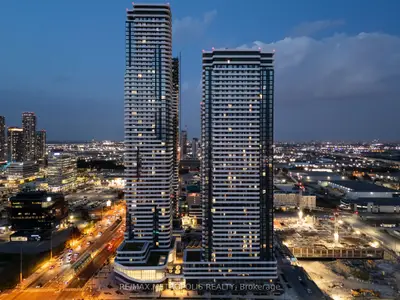 Condo Apartment in Vaughan
