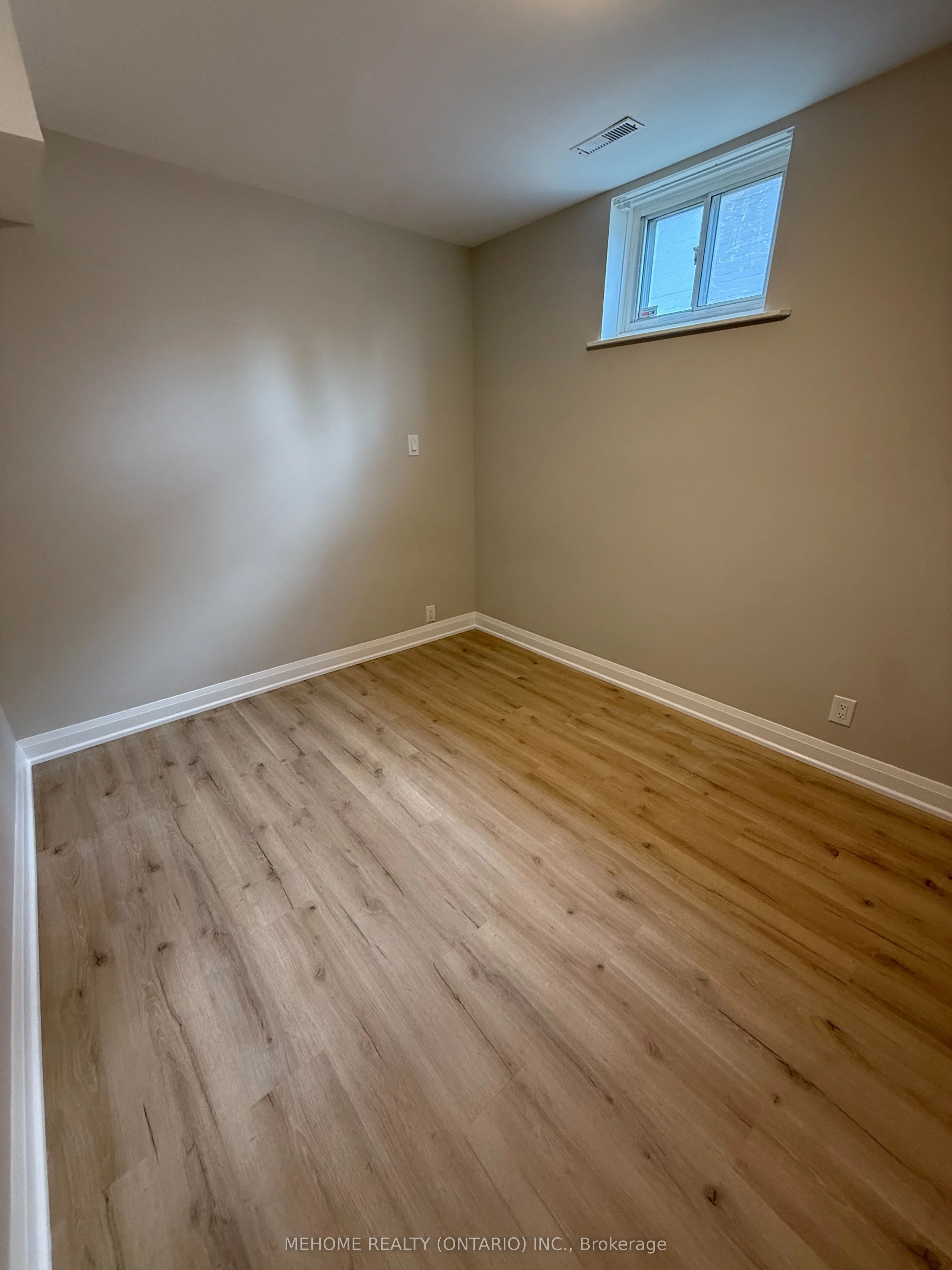586 Rupert Avenue, Whitchurch-Stouffville, ON L4A 1W2