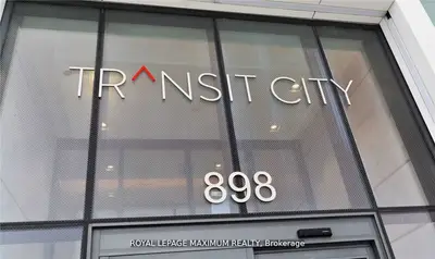 Condo Apartment in Vaughan