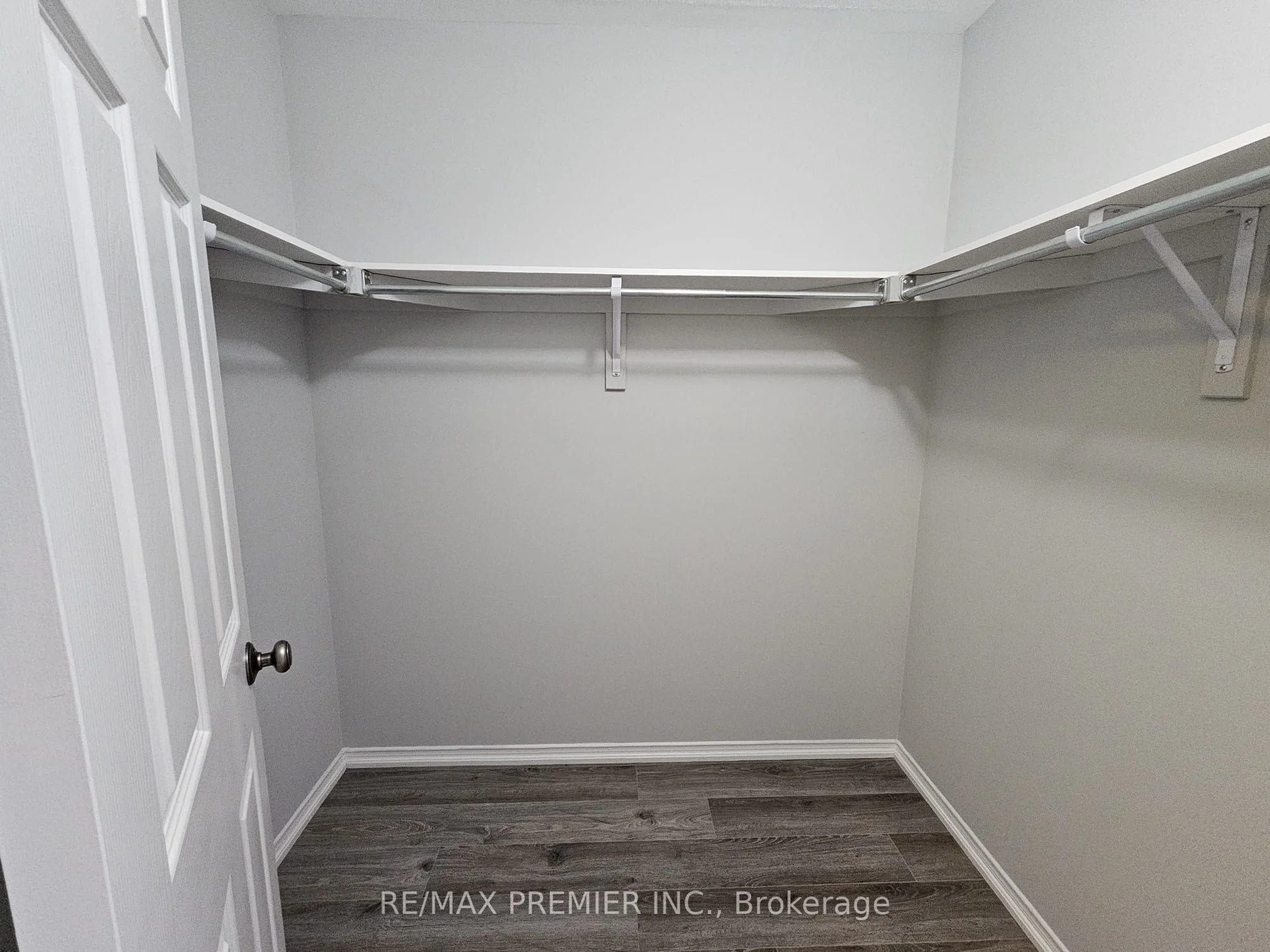 21 Hoard Avenue, New Tecumseth, ON L9R 0M4