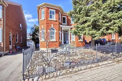 Detached in Richmond Hill