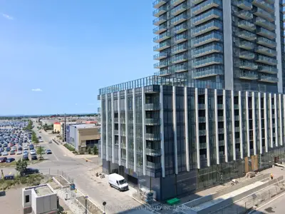 Condo Apartment in Vaughan
