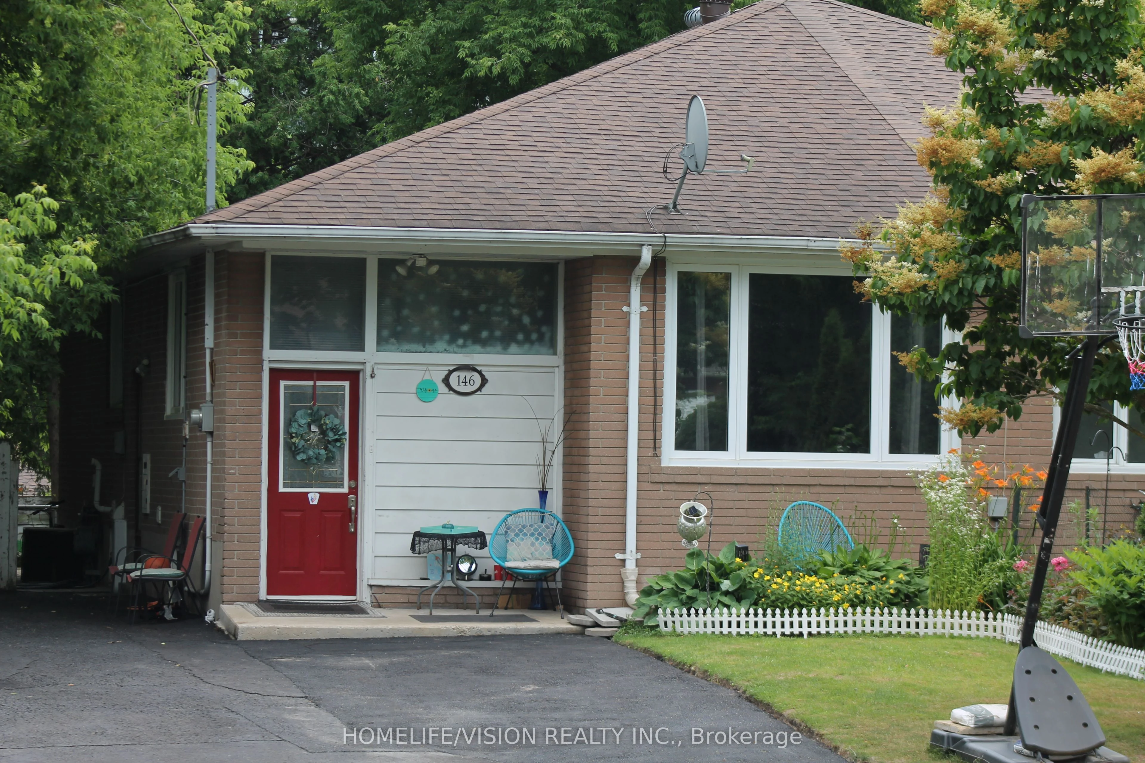 146 Sheldon Avenue, Newmarket, ON L3Y 2V7