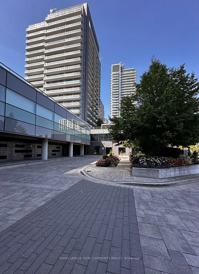 65 Oneida Crescent 1008, Richmond Hill, On L4b 4t9