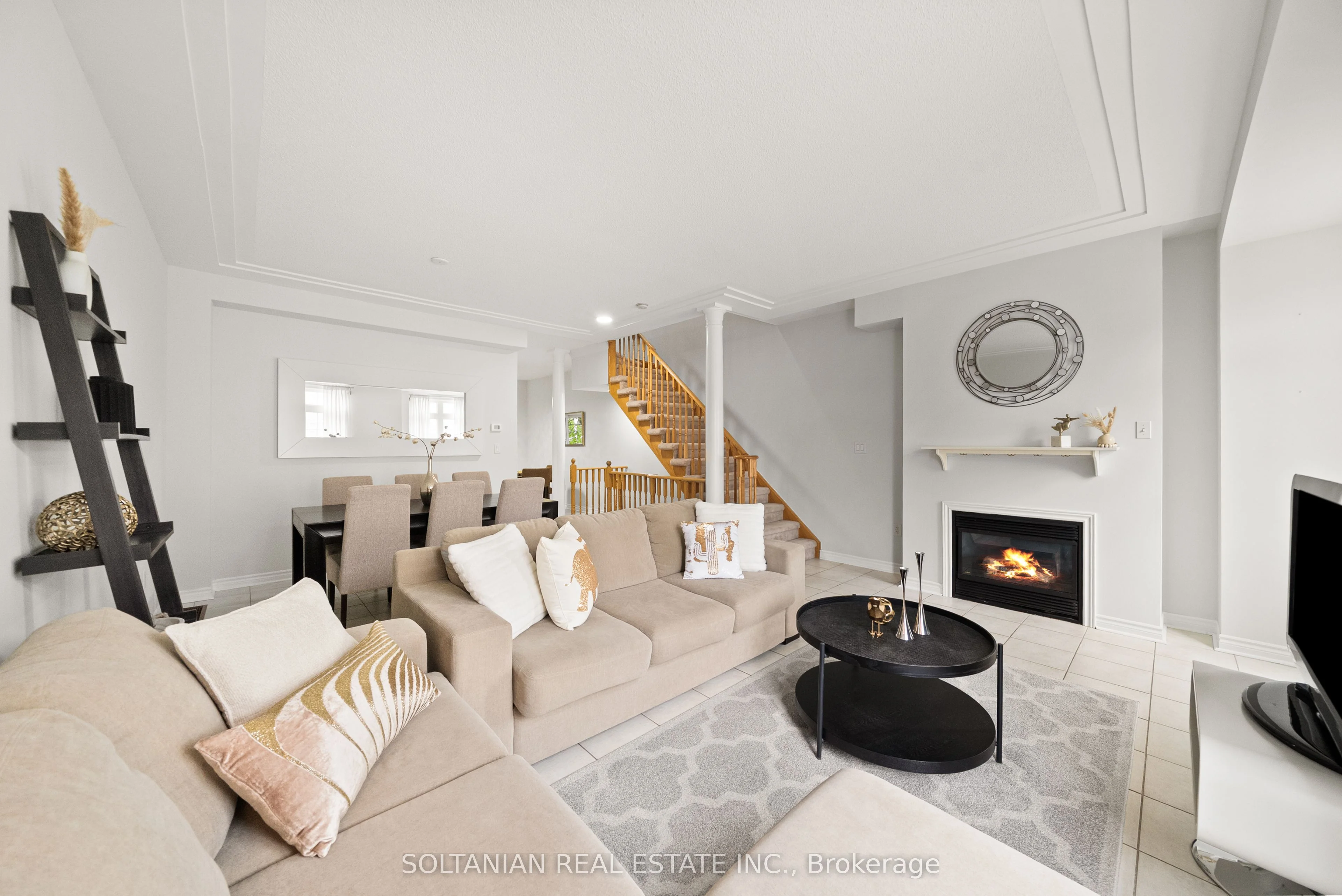 Condo Townhouse in Richmond Hill