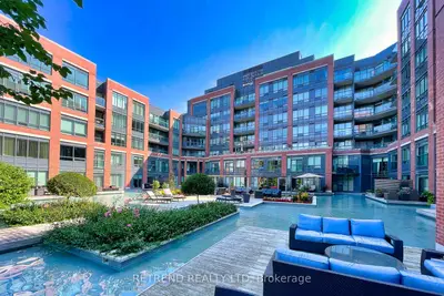 Condo Apartment in Vaughan